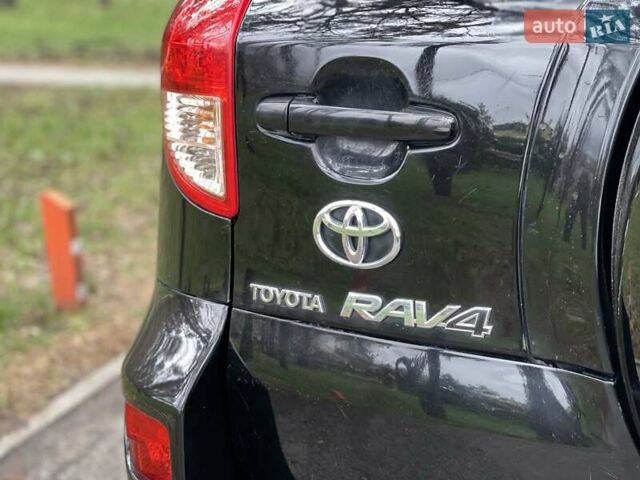 Чорний Тойота РАВ 4, об'ємом двигуна 2 л та пробігом 176 тис. км за 10750 $, фото 45 на Automoto.ua