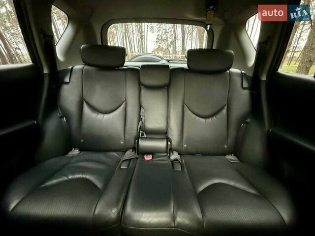 Чорний Тойота РАВ 4, об'ємом двигуна 2 л та пробігом 177 тис. км за 10999 $, фото 31 на Automoto.ua