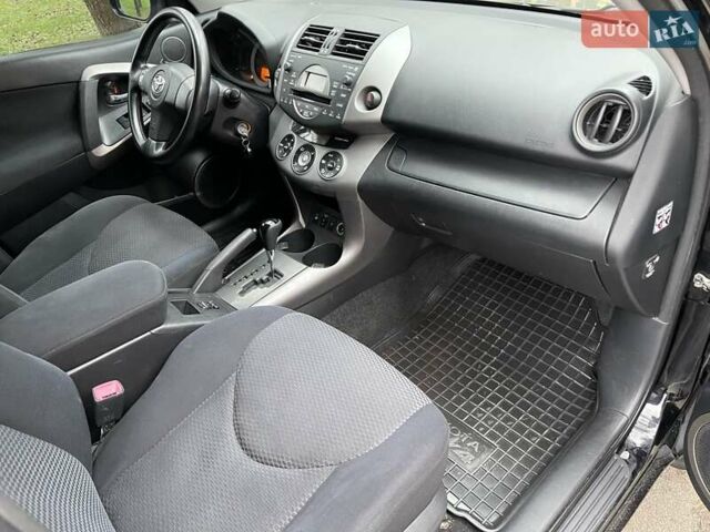 Черный Тойота РАВ 4, объемом двигателя 2 л и пробегом 176 тыс. км за 10450 $, фото 18 на Automoto.ua