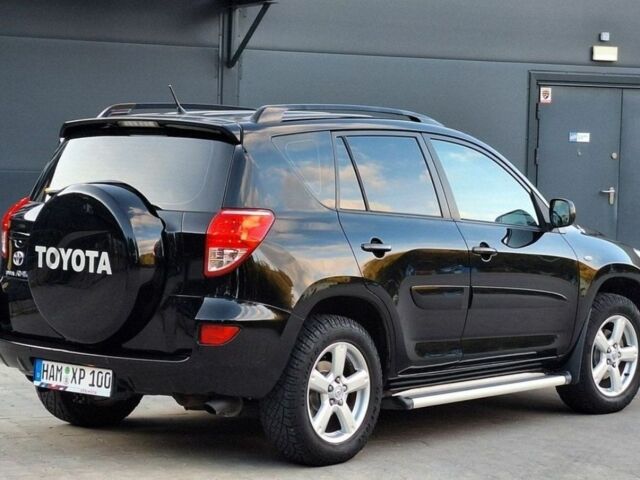 Чорний Тойота РАВ 4, об'ємом двигуна 2 л та пробігом 240 тис. км за 2800 $, фото 1 на Automoto.ua