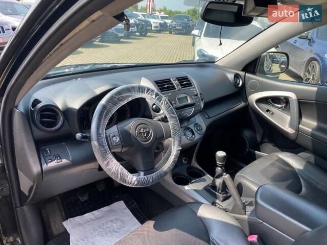 Чорний Тойота РАВ 4, об'ємом двигуна 2.23 л та пробігом 178 тис. км за 9200 $, фото 10 на Automoto.ua