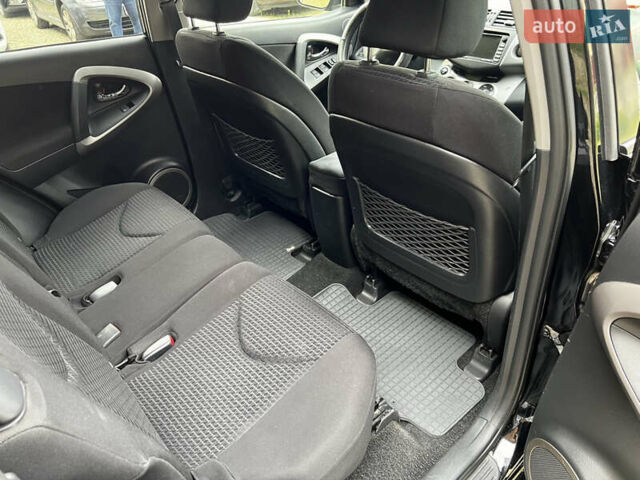 Черный Тойота РАВ 4, объемом двигателя 2.23 л и пробегом 235 тыс. км за 9500 $, фото 20 на Automoto.ua