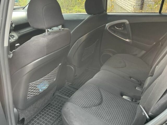 Чорний Тойота РАВ 4, об'ємом двигуна 2.2 л та пробігом 280 тис. км за 8500 $, фото 5 на Automoto.ua