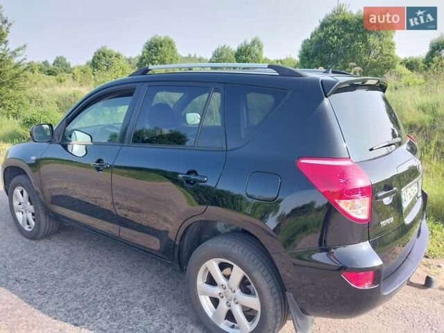 Черный Тойота РАВ 4, объемом двигателя 2.2 л и пробегом 250 тыс. км за 9500 $, фото 1 на Automoto.ua