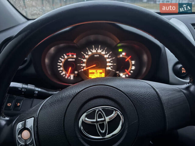Чорний Тойота РАВ 4, об'ємом двигуна 2 л та пробігом 270 тис. км за 8500 $, фото 7 на Automoto.ua