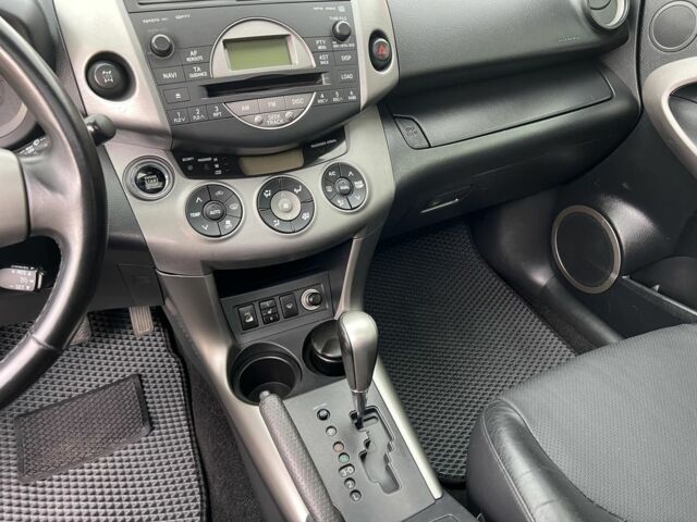 Черный Тойота РАВ 4, объемом двигателя 2 л и пробегом 270 тыс. км за 9500 $, фото 6 на Automoto.ua