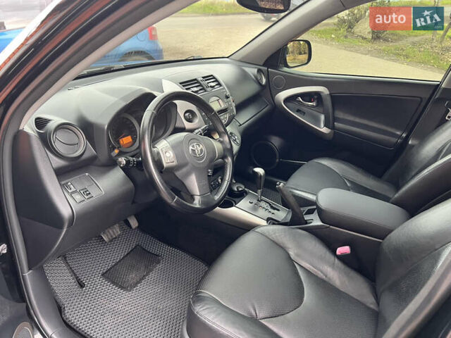 Черный Тойота РАВ 4, объемом двигателя 2 л и пробегом 270 тыс. км за 9500 $, фото 9 на Automoto.ua