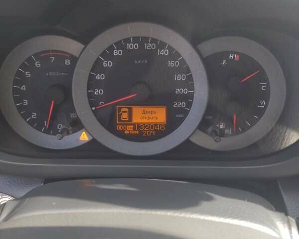 Тойота РАВ 4 2008 в Белой Церкве на Automoto.ua Черный Тойота РАВ 4, объемом двигателя 2 л и пробегом 133 тыс. км за 9800 $, фото 12 на Automoto.ua