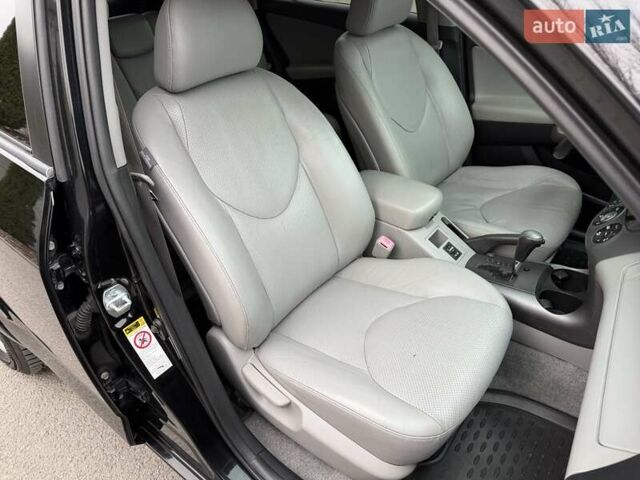 Черный Тойота РАВ 4, объемом двигателя 2.4 л и пробегом 173 тыс. км за 10500 $, фото 16 на Automoto.ua