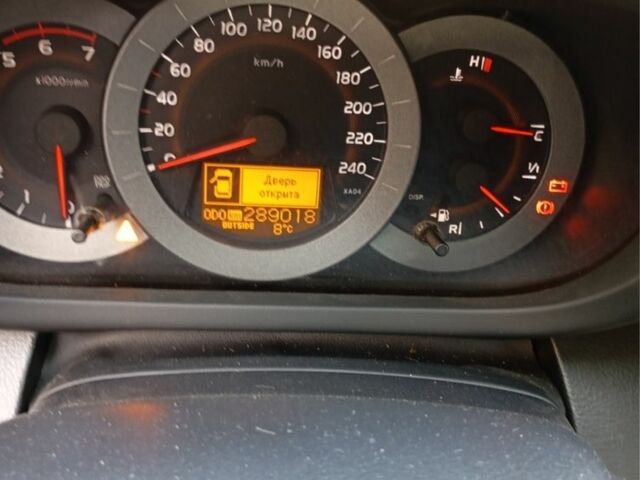 Чорний Тойота РАВ 4, об'ємом двигуна 2.2 л та пробігом 290 тис. км за 8500 $, фото 7 на Automoto.ua