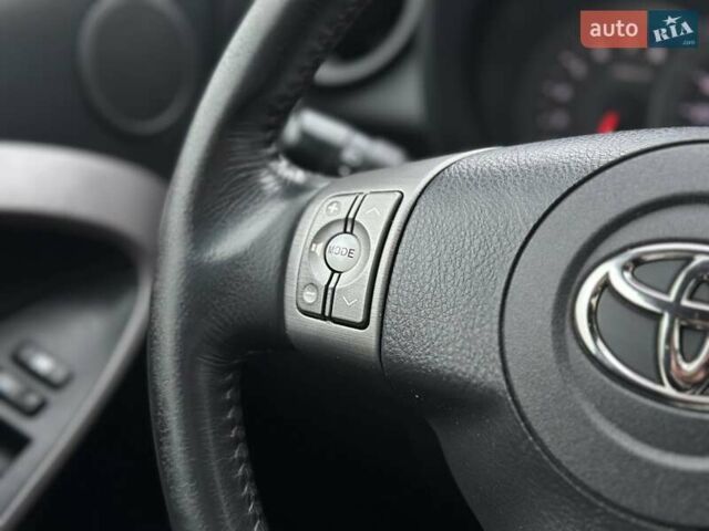 Черный Тойота РАВ 4, объемом двигателя 2 л и пробегом 253 тыс. км за 9500 $, фото 17 на Automoto.ua