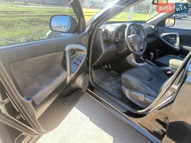 Чорний Тойота РАВ 4, об'ємом двигуна 2 л та пробігом 233 тис. км за 8700 $, фото 6 на Automoto.ua