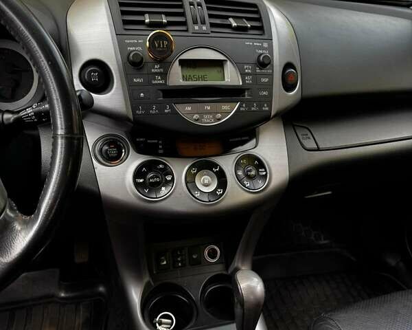 Черный Тойота РАВ 4, объемом двигателя 2 л и пробегом 178 тыс. км за 11999 $, фото 7 на Automoto.ua