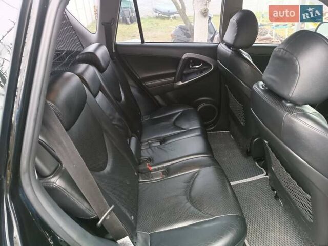 Чорний Тойота РАВ 4, об'ємом двигуна 2.36 л та пробігом 195 тис. км за 9500 $, фото 4 на Automoto.ua