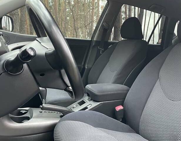 Чорний Тойота РАВ 4, об'ємом двигуна 2 л та пробігом 176 тис. км за 10750 $, фото 12 на Automoto.ua