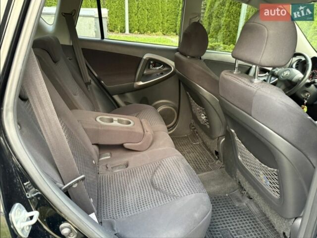 Черный Тойота РАВ 4, объемом двигателя 2 л и пробегом 87 тыс. км за 301 $, фото 6 на Automoto.ua