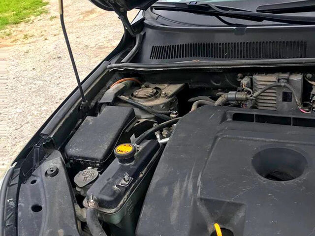 Черный Тойота РАВ 4, объемом двигателя 2.2 л и пробегом 235 тыс. км за 9500 $, фото 7 на Automoto.ua