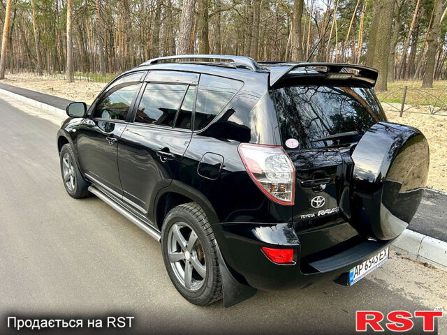 Черный Тойота РАВ 4, объемом двигателя 2 л и пробегом 186 тыс. км за 11500 $, фото 3 на Automoto.ua