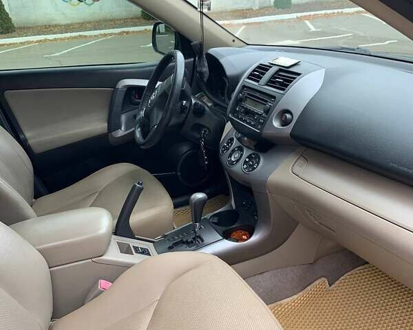 Черный Тойота РАВ 4, объемом двигателя 2.36 л и пробегом 196 тыс. км за 9500 $, фото 8 на Automoto.ua