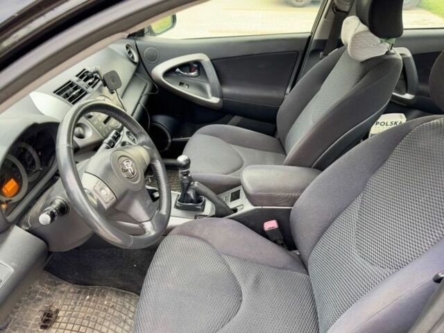 Чорний Тойота РАВ 4, об'ємом двигуна 2.2 л та пробігом 234 тис. км за 3100 $, фото 7 на Automoto.ua