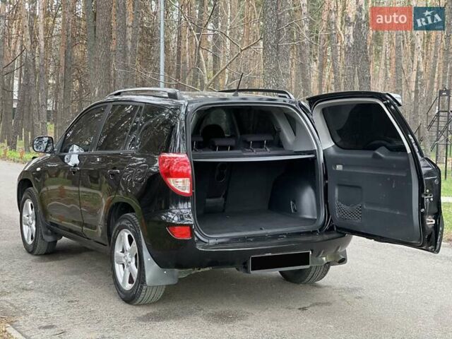 Чорний Тойота РАВ 4, об'ємом двигуна 2 л та пробігом 176 тис. км за 10750 $, фото 43 на Automoto.ua