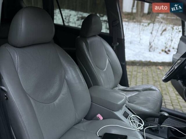 Черный Тойота РАВ 4, объемом двигателя 2.36 л и пробегом 267 тыс. км за 7777 $, фото 46 на Automoto.ua