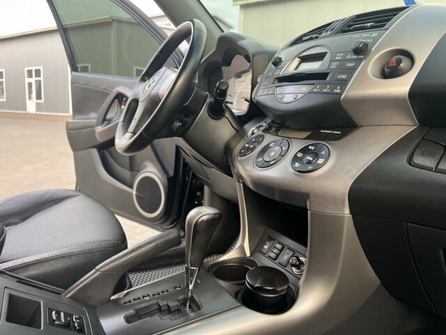 Черный Тойота РАВ 4, объемом двигателя 2 л и пробегом 275 тыс. км за 10300 $, фото 17 на Automoto.ua