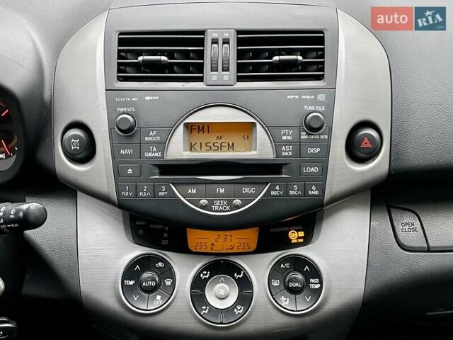 Черный Тойота РАВ 4, объемом двигателя 2 л и пробегом 176 тыс. км за 10450 $, фото 28 на Automoto.ua