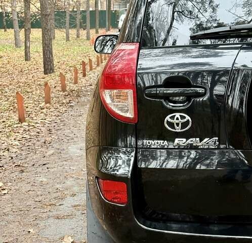 Чорний Тойота РАВ 4, об'ємом двигуна 2 л та пробігом 177 тис. км за 10999 $, фото 11 на Automoto.ua