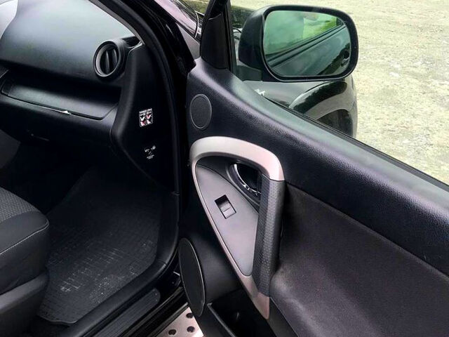 Черный Тойота РАВ 4, объемом двигателя 2.2 л и пробегом 235 тыс. км за 9500 $, фото 9 на Automoto.ua