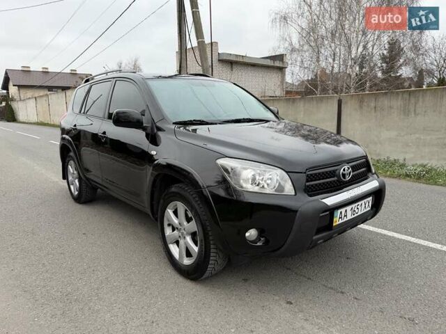 Черный Тойота РАВ 4, объемом двигателя 2.4 л и пробегом 173 тыс. км за 10500 $, фото 2 на Automoto.ua