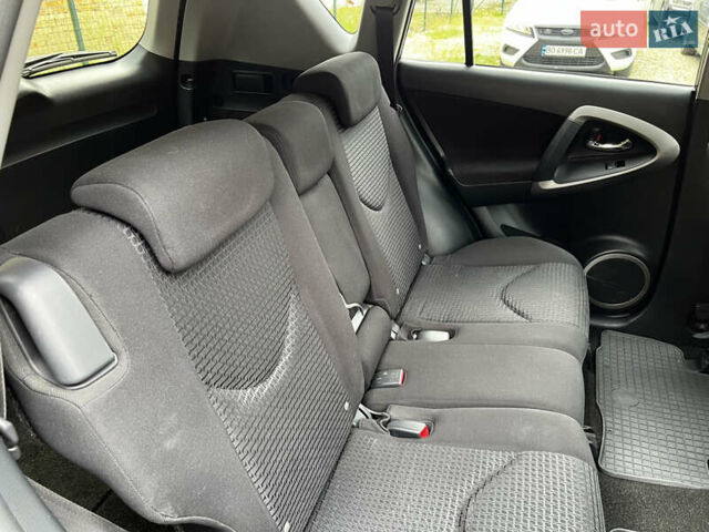 Черный Тойота РАВ 4, объемом двигателя 2.23 л и пробегом 235 тыс. км за 9500 $, фото 22 на Automoto.ua