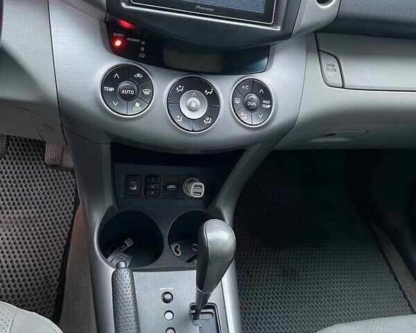 Тойота РАВ 4 2008 в Вишневом на Automoto.ua Черный Тойота РАВ 4, объемом двигателя 2.4 л и пробегом 240 тыс. км за 10500 $, фото 6 на Automoto.ua