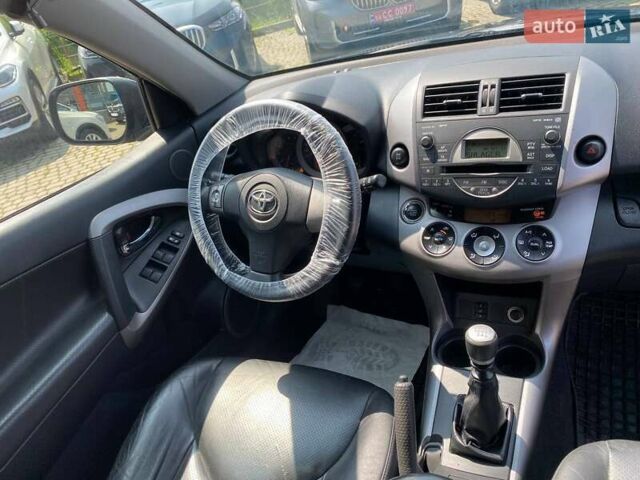 Чорний Тойота РАВ 4, об'ємом двигуна 2.23 л та пробігом 178 тис. км за 9200 $, фото 9 на Automoto.ua