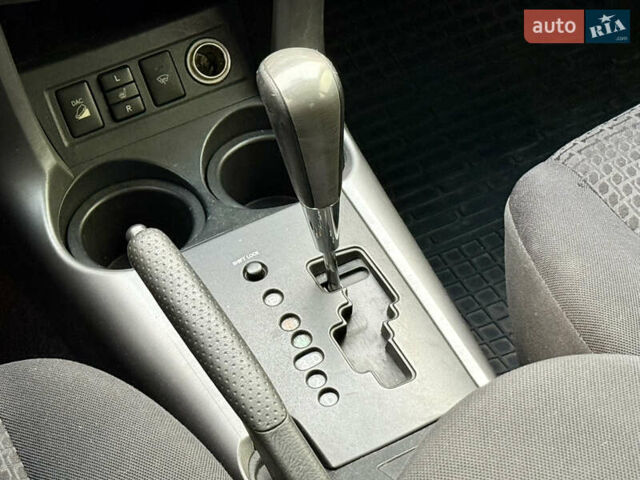 Черный Тойота РАВ 4, объемом двигателя 2 л и пробегом 87 тыс. км за 12800 $, фото 30 на Automoto.ua