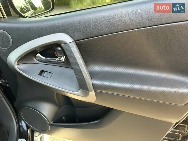 Черный Тойота РАВ 4, объемом двигателя 2.2 л и пробегом 227 тыс. км за 10500 $, фото 38 на Automoto.ua