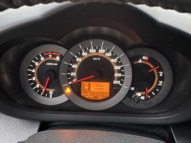 Черный Тойота РАВ 4, объемом двигателя 2 л и пробегом 230 тыс. км за 6800 $, фото 11 на Automoto.ua