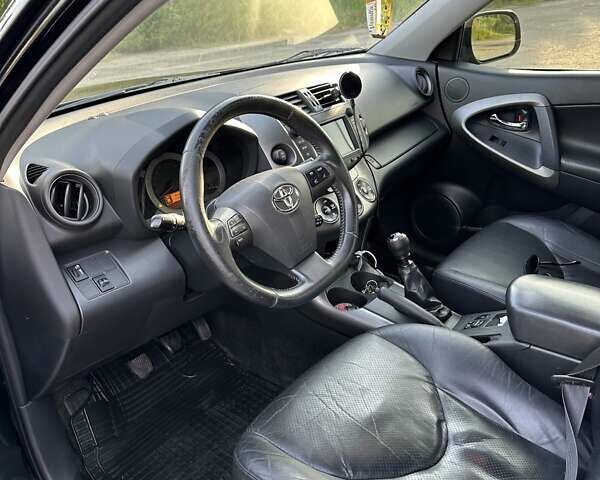 Черный Тойота РАВ 4, объемом двигателя 2.2 л и пробегом 227 тыс. км за 10500 $, фото 34 на Automoto.ua