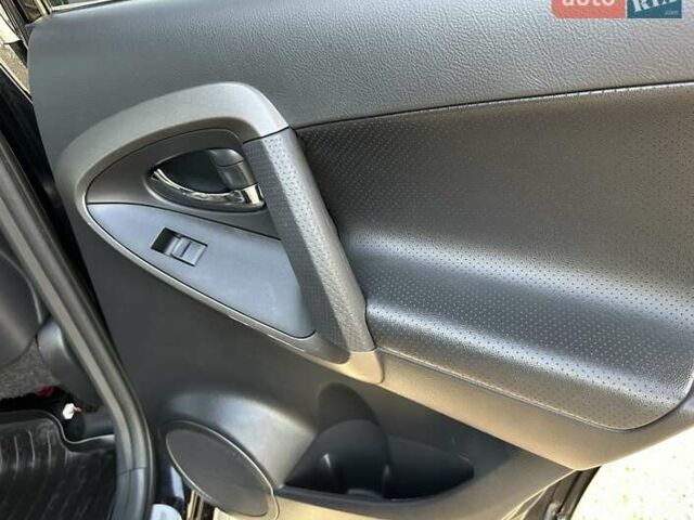 Черный Тойота РАВ 4, объемом двигателя 2.2 л и пробегом 227 тыс. км за 10500 $, фото 42 на Automoto.ua