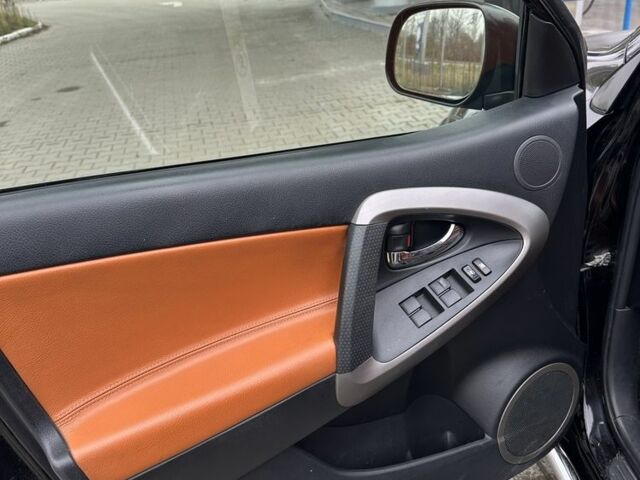 Черный Тойота РАВ 4, объемом двигателя 2.2 л и пробегом 316 тыс. км за 4290 $, фото 9 на Automoto.ua