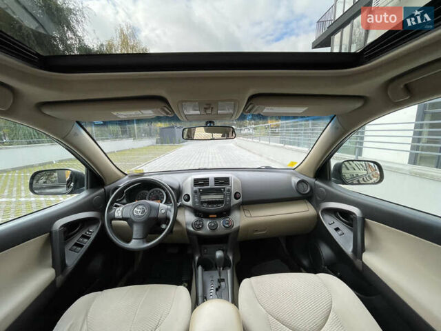 Черный Тойота РАВ 4, объемом двигателя 2.49 л и пробегом 220 тыс. км за 10500 $, фото 18 на Automoto.ua