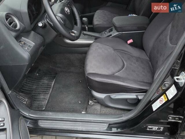 Черный Тойота РАВ 4, объемом двигателя 2.2 л и пробегом 170 тыс. км за 11000 $, фото 11 на Automoto.ua