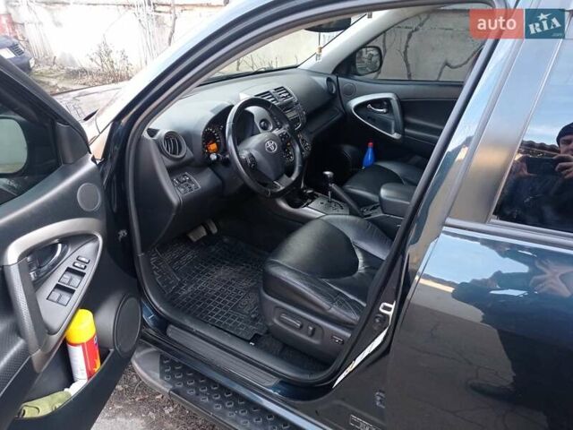 Чорний Тойота РАВ 4, об'ємом двигуна 2 л та пробігом 105 тис. км за 16200 $, фото 6 на Automoto.ua
