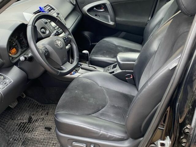 Черный Тойота РАВ 4, объемом двигателя 2 л и пробегом 224 тыс. км за 12500 $, фото 1 на Automoto.ua