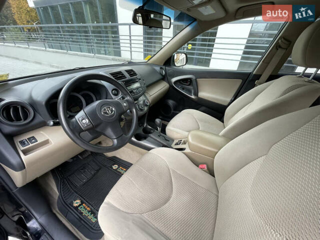 Черный Тойота РАВ 4, объемом двигателя 2.49 л и пробегом 220 тыс. км за 10500 $, фото 12 на Automoto.ua