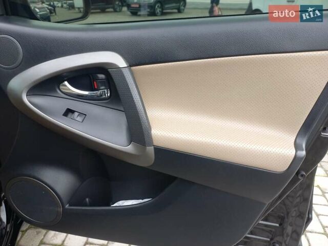 Чорний Тойота РАВ 4, об'ємом двигуна 2.36 л та пробігом 241 тис. км за 13600 $, фото 11 на Automoto.ua