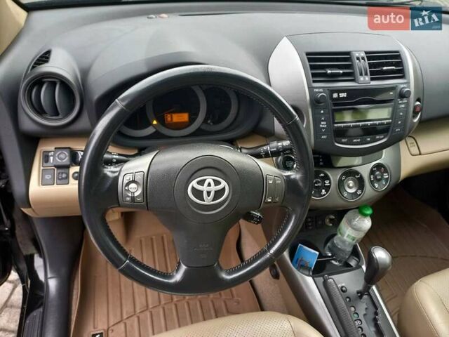 Чорний Тойота РАВ 4, об'ємом двигуна 2.36 л та пробігом 241 тис. км за 13600 $, фото 18 на Automoto.ua