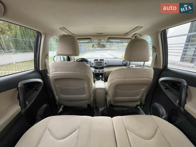 Черный Тойота РАВ 4, объемом двигателя 2.49 л и пробегом 220 тыс. км за 10500 $, фото 27 на Automoto.ua