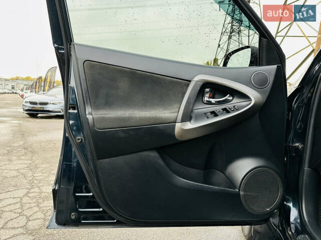 Черный Тойота РАВ 4, объемом двигателя 2.23 л и пробегом 249 тыс. км за 13800 $, фото 15 на Automoto.ua