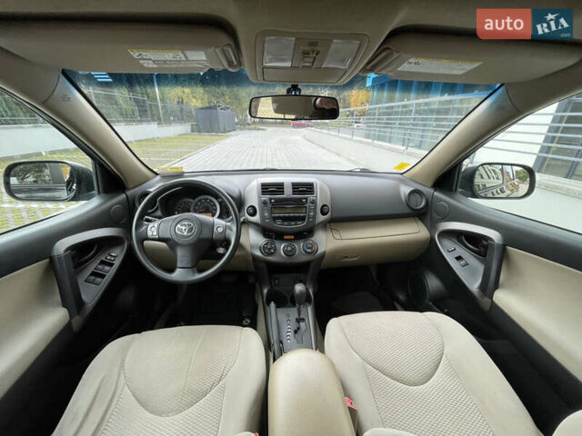 Черный Тойота РАВ 4, объемом двигателя 2.49 л и пробегом 220 тыс. км за 10500 $, фото 15 на Automoto.ua